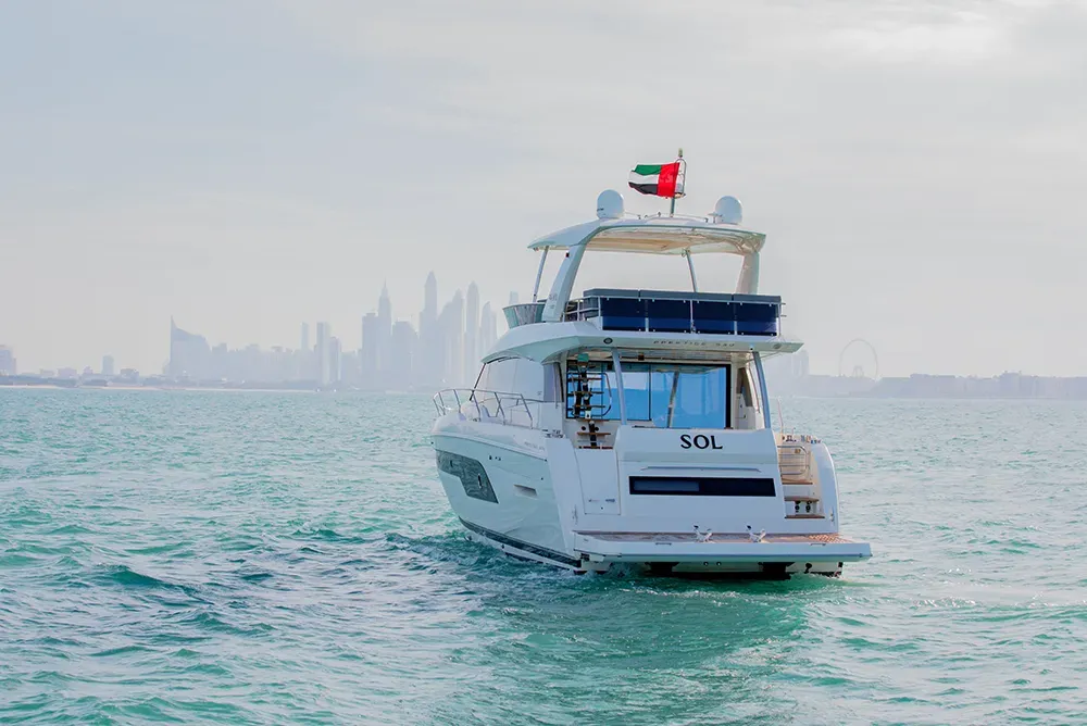 yacht trips Dubai for families